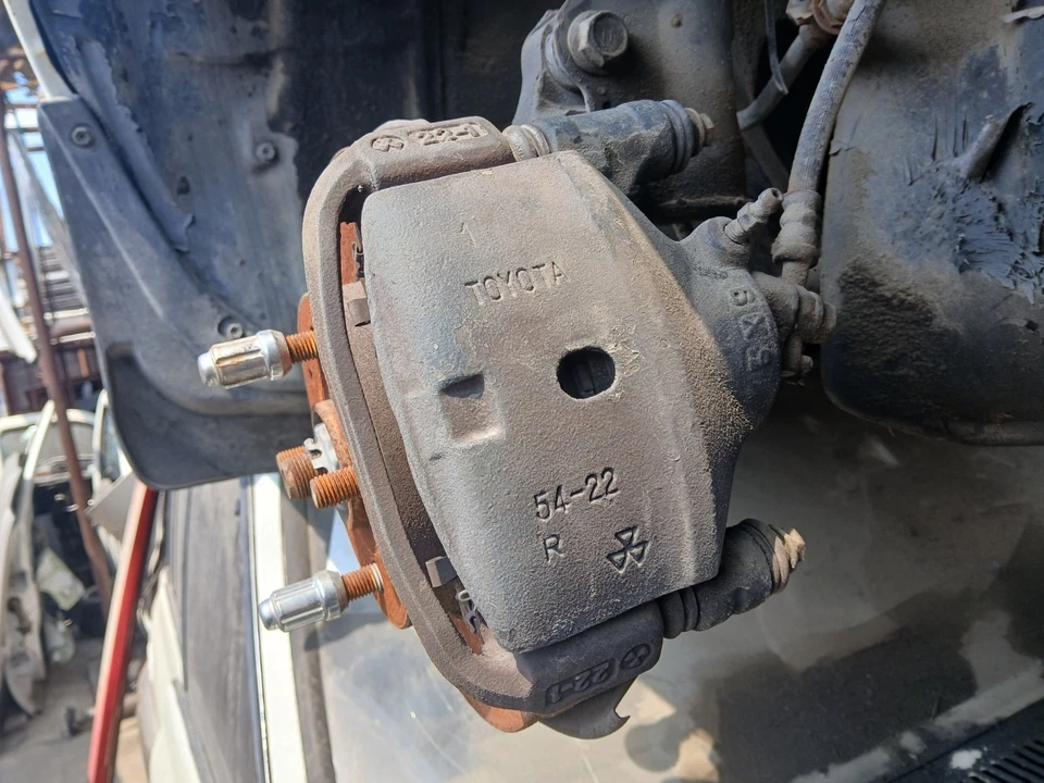 Toyota Celica 1989 lado del pasajero derecho pinza de freno delantera (se adapta a GT + ST) Foto 1 de 4