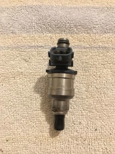 Iniettore carburante Toyota MR2 MK2 Camry 3SFE 23250-74060 - Foto 1 di 2