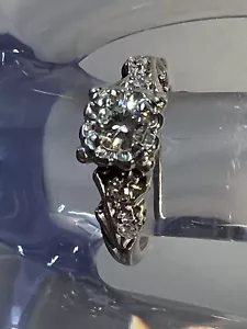 Anello in oro bianco 14 carati e platino con 5 diamanti misura 4~0,75 TKW - Foto 1 di 20