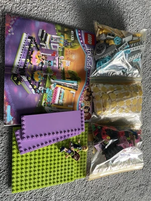 LEGO FRIENDS: Amusement Park Bumper Cars (41133) - Image 1 of 4