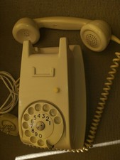 TELEFONO ERIKSON VINTAGE IN BACHELITE COLORE BIANCO AVORIO DA MPARETE ANNI 60