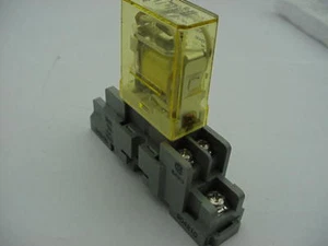 Idec RH1B-U AC24V  Relay NEW With Base Ships on Same Day of the Purchase - Picture 1 of 3
