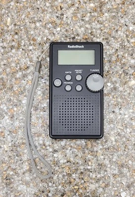 Radio Shack Digitales Taschenradio Tragbar AM/FM 12-587 - Bild 1 von 4