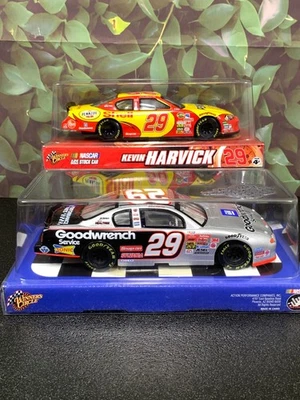 WINNER'S CIRCLE KEVIN HARVICK #29 PENNZOIL/GOODWRENCH 2002,2007 MONTE CARLO 1:24 - Image 1 of 4