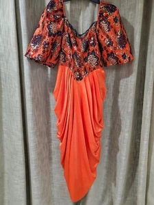 Langes orangefarbenes Damenkleid Größe L mit schwarzem Spitzenüberzug Halloween Party Spaß Lesen - Bild 1 von 9