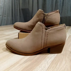Bota Naturalizer Zarie Mujer Talla 6.5W EU 36.5 Taupe 1.75 Tacón Cremallera - Imagen 1 de 12