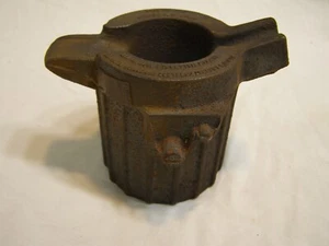 Tiny 1969 Cast Iron 2 Spout Smelting / Casting Cauldron Historic Saginaw Foundry - Picture 1 of 10