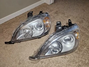 2002-2005 Mercedes ML-Class W163 Left Front Head Light A1638204961 - Picture 1 of 8
