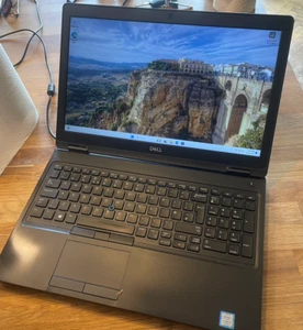 Dell Latitude 5591 15" Laptop - Intel Core i5 - 8GB Ram - 128GB SSD - Bild 1 von 5