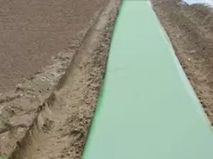 Copertura per terra pacciamatura in plastica goffrata verde - rotolo da 1,0 mil, 4 piedi x 600 piedi - Foto 1 di 1