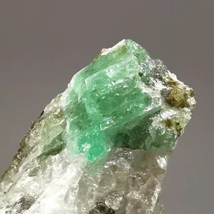 191.7ct Emerald w. Matrix / Khaltaro, Pakistan / Rough Crystal Gemstone Specimen - Foto 1 di 14