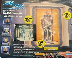 Star Trek 1993 Vintage TNG Transporter Set Playmates Numbered NIB - Picture 1 of 2