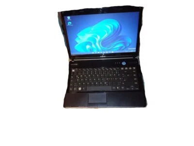 Fujitsu Lifebook LH531 i3-2310m 8gb ram 500gb hdd windows 11 - Bild 1 von 3