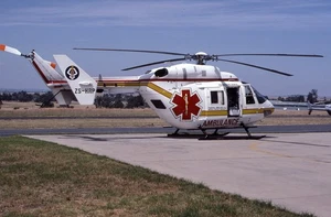 ORIGINAL 35mm Aircraft slide ZS-HRP Bell 212 AIR AMBULANCE HEICOPTER 1992 #8415 - Foto 1 di 1