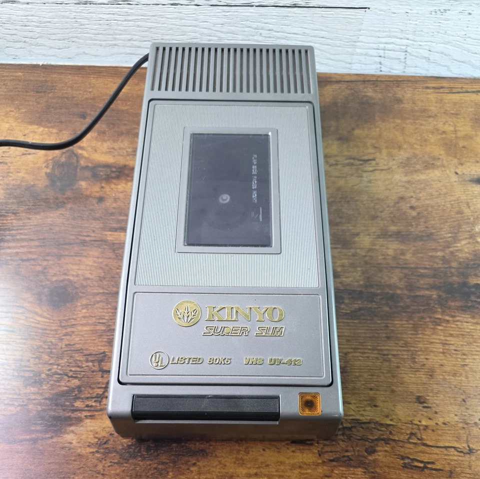 Rebobinadora de cinta de video VHS Kinyo súper delgada UV-413 de colección sin probar Foto 1 de 4
