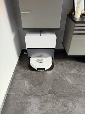Roborock S8 MaxV Ultra weiß Saugroboter mit Selbstreinigungsstation - Bild 1 von 4