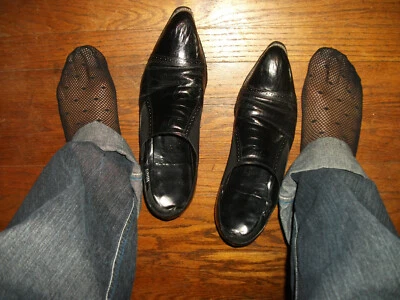 男式/女式黑色裤袜 -- 带圆点的渔网 -- OTC — 第 1/4 张图片