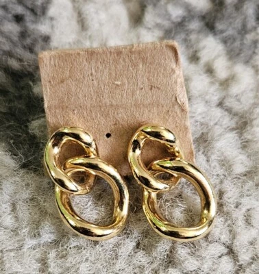 1990s Gold Tone Chain Link Earrings. Quarter Inch Hoop - Image 1 of 2