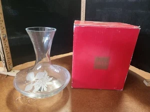 Mikasa Etched Floral Poinsettia Clear Glass Design Wine Decanter Vase - Picture 1 of 10