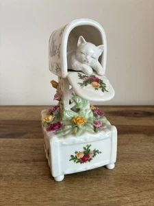 ROYAL ALBERT England "Old Country Roses" MUSICAL Kitten in MAILBOX- WORKING - Picture 1 of 16