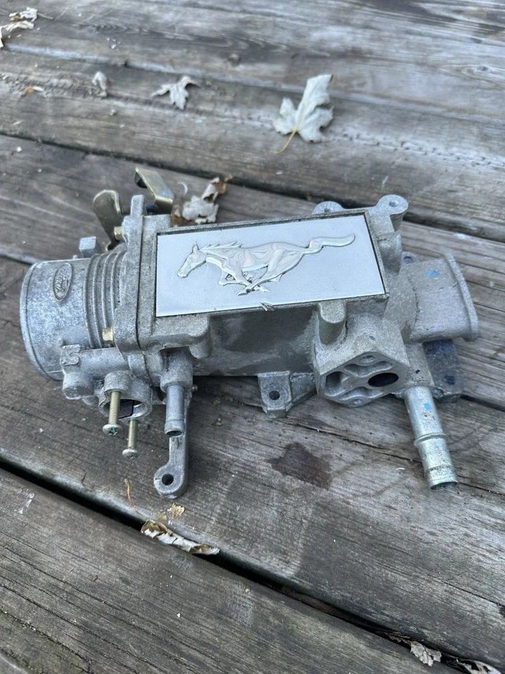 1996 - 1998 福特野马 4.6L 上进气歧管油门车身 — 第 1/4 张图片