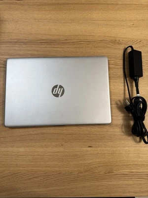 惠普笔记本电脑 15-dy1023dx 15 英寸酷睿 i5-1035G1 12GB RAM 256GB 固态硬盘 Windows 11 — 第 1/4 张图片