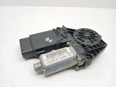 Volkswagen PASSAT B5.5 2001 Vorne rechts Fensterhebermotor Tür vorne UST111729 - Изображение 1 из 4