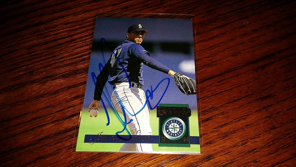 JOHN CUMMINGS AUTOGRAPHED AUTHENTIC AUTO HAND SIGNED 1994 DONRUSS MARINERS CARD - Image 1 of 1