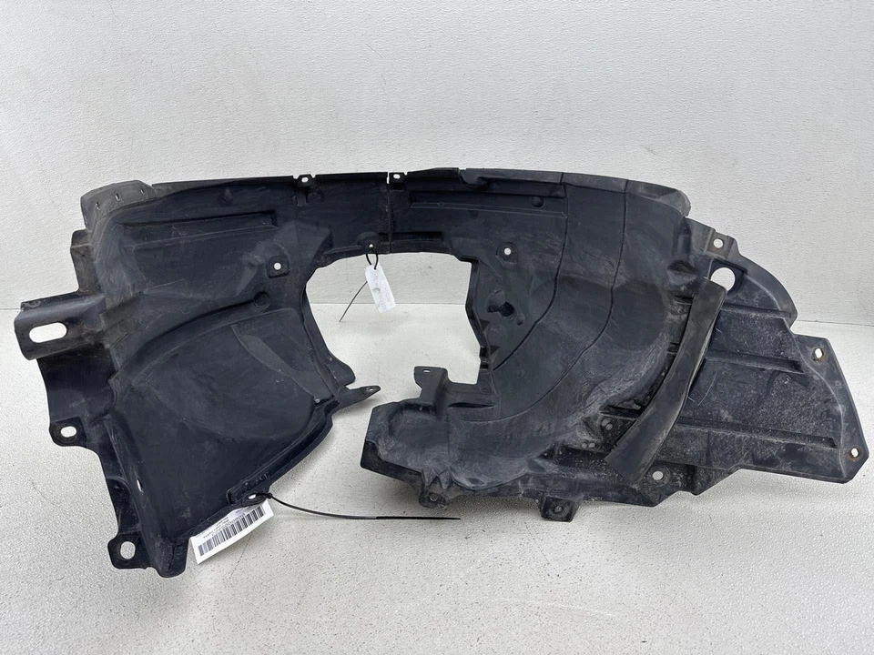 Nissan Sentra 2013-2019 guardabarros delantero derecho protector contra salpicaduras negro fabricante original Foto 1 de 4