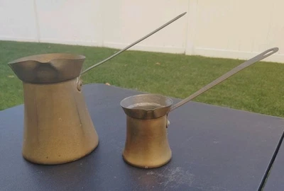 Juego de 2 cafeteras turcas de latón hechas a mano de colección - Ibrik Cezve Líbano y talla 14 Foto 1 de 4