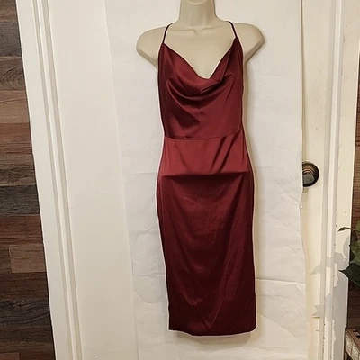 Vestido sin Mangas Oh Polly Borgoña Satén Talla 6 Foto 1 de 4