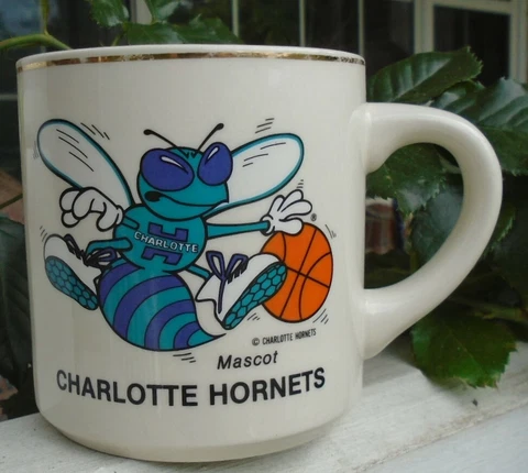 Ceramic Charlotte Hornets Mascot 12 oz. Coffee Mug Cup  3 5/8" Tall Cover