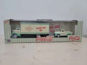Camión Ford COE 1956 Machines M2 y camión Ford F-100 1956 (D74) - Imagen 1 de 7