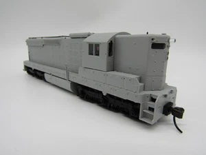 Atlas HO EMD SD24 Locomotive - Undecorated High Hood CBQ Spec (DCC Ready) - Picture 1 of 6
