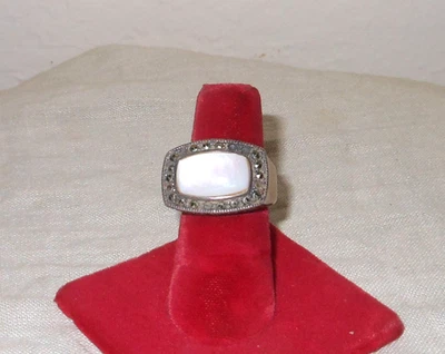  Sterling Silver Mother Of Pearl & Marcasite Ring - Image 1 of 3