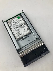 NetApp HDD 600GB SAS 15K 12 Gbps 2.5" Drive 3.5" Caddy P/N 108-00405 Lot of 7 - Afbeelding 1 van 4