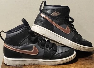 Nike AIR JORDAN 1 Retro Alto Medalla de Bronce, 705303-006, Talla 1Y - Imagen 1 de 8