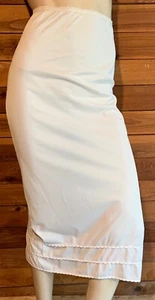 VINTAGE AMERICAN MAID 1970s IVORY PETITE FORMAL LENGTH HALF SLIP   #15076 - Picture 1 of 4