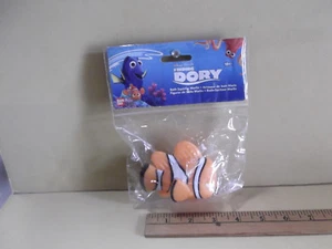 Bandai Disney Pixar's FINDING DORY WATER SQUIRTER NEMO 3.5"in Long Fun! - Picture 1 of 10