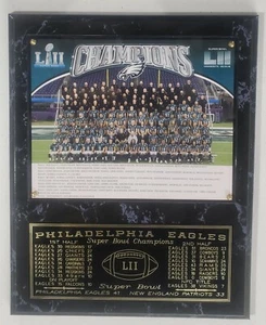 Philadelphia Eagles 2017-2018 Super Bowl 52 Champions 12" X 15" Plaque LII - Picture 1 of 3