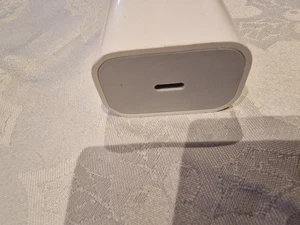 Apple 20w Usb-c Charger ( US/Japan ) - Photo 1/3