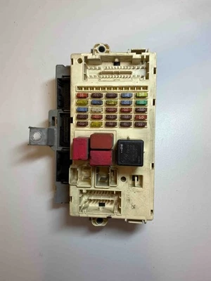 Cassetta fusibili CITROËN JUMPER minibus/passeggero 2.20 diesel 74kw 31848582 - Immagine 1 di 4