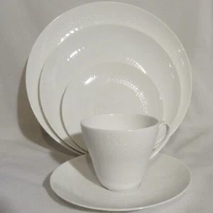 ROSENTHAL ROMANCE WHITE 5 Piece Place Setting NEW NEVER USED made in Germany - Picture 1 of 11