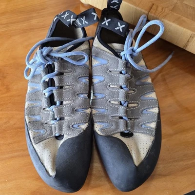 Five Ten Siren Womens Climbing Shoes. Cream, Gray, Blue. Size 10 - Image 1 of 4