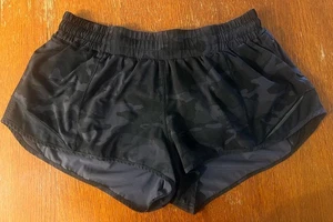 LULULEMON HOTTY HOT SHORTS LINED BLACK AND GRAY CAMO 2.5” SIZE 10 - Picture 1 of 9