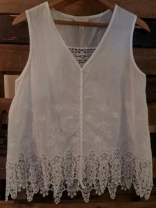 Adiva Women's Sleeveless Floral Lace Flowy Blouse Size Medium Top Boho - Picture 1 of 10