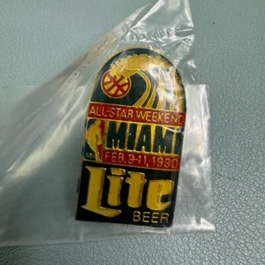 Vintage 1990 NBA Miami All-Star Weekend Lite Beer Lapel Hat Pin - Picture 1 of 3
