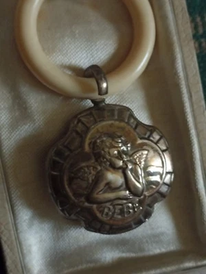 Bel hochet grelot ancien en ARGENT MASSIF avec anneau de dentition dans coffret - Photo 1/4