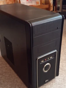 PC – AMD Ryzen 5 2400G, 16GB RAM , 256GB SSD + 750GB HDD, Radeon HD7900, Win11 - Bild 1 von 15