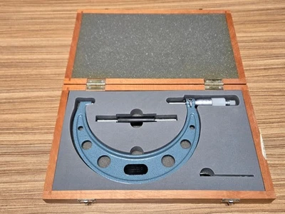 Mitutoyo 103-182 Outside Micrometer, Wood Box, 5-6" range and 0.001" graduation - Image 1 of 4